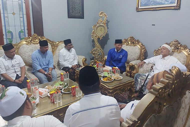 Sowan ke PP Banyuanyar Timur Pemaksaan, AHY ke Ruangan Khusus