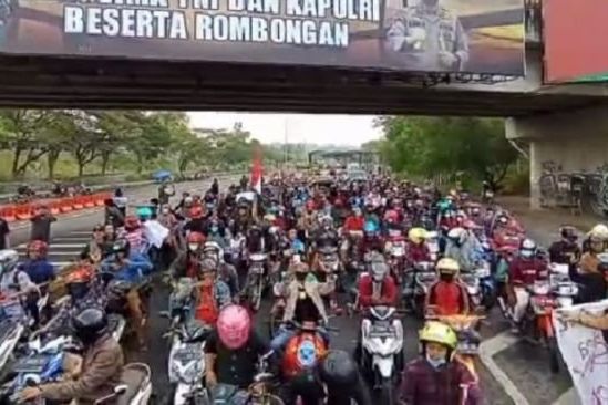 Tolak Penyekatan Suramadu, Warga Madura Turun ke Jalan 'Serbu' Surabaya