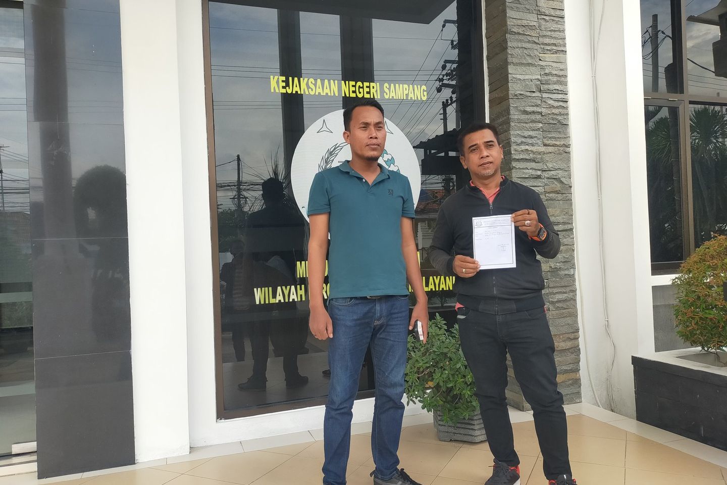 Diduga Sarat Penyimpangan, Proyek Jembatan di Sampang Dilaporkan ke Kejaksaan