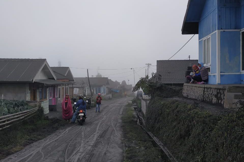 Warga Lereng Bromo Mulai Terkena ISPA Akibat Abu Vulkanik