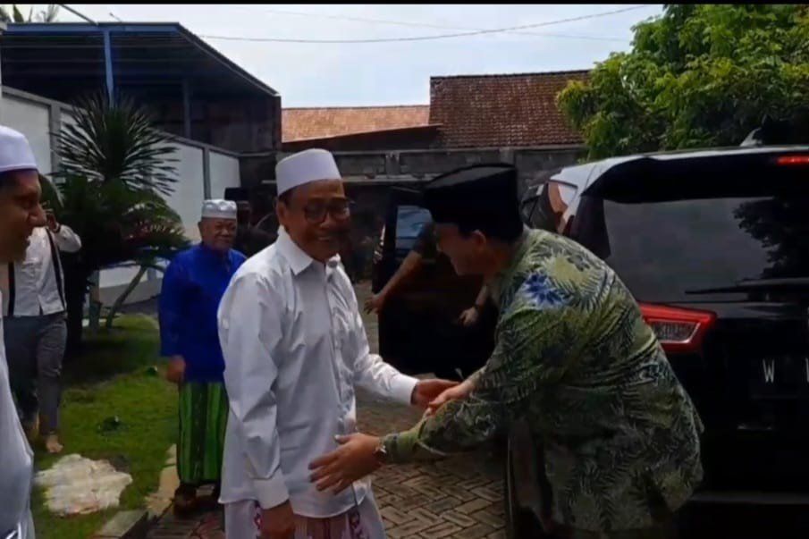 Kunjungi Ponpes Zainul Hasan Genggong Probolinggo, Anies Baswedan Minta Restu