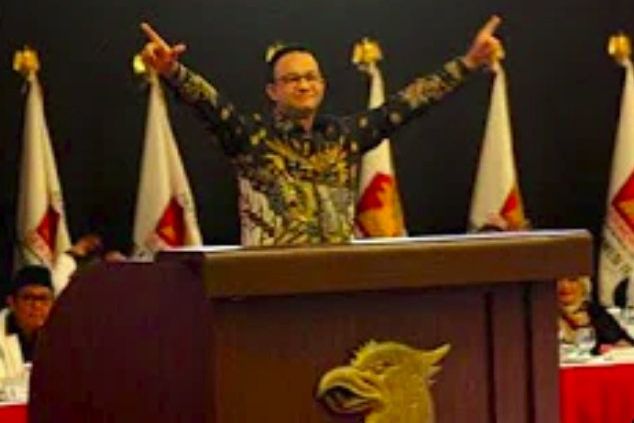Polemik Foto Kepala Daerah Angkat 1 atau 2 Jari Jelang Pilpres