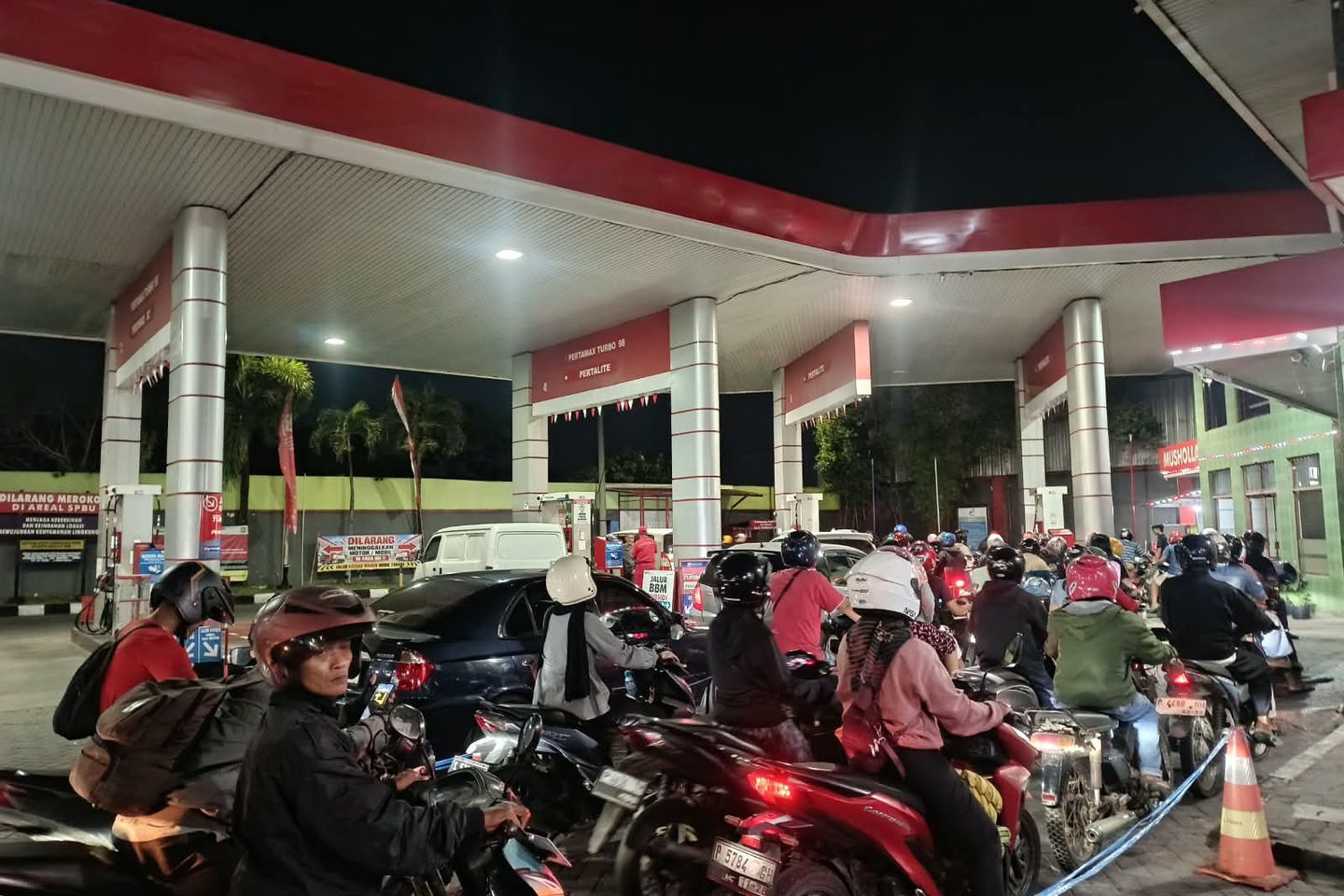 Pertamina Soroti Dugaan Spekulan Pertalite di Jember, Pembelian BBM Pakai Botol Diawasi