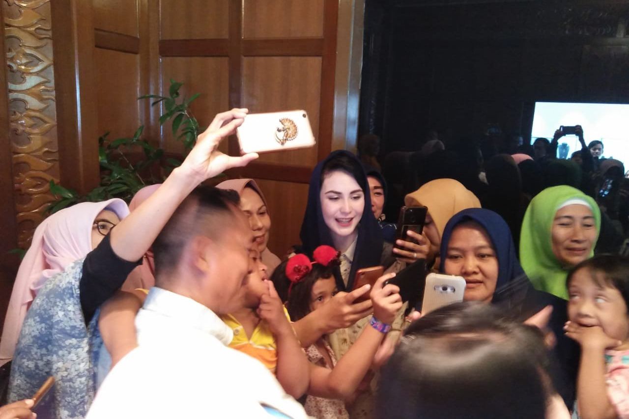 Arumi Bachsin Minta Anak Berkebutuhan Khusus Diberi Kesempatan Kerja