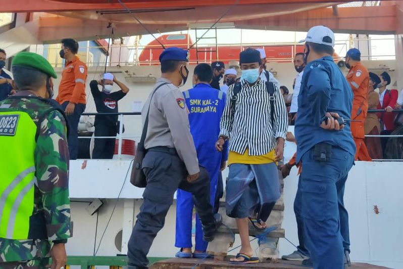 Kembali ke Pesantren, Ribuan Santri Salafiyah-Syafi’iyah Situbondo Sudah Kantongi Hasil Rapid Antigen
