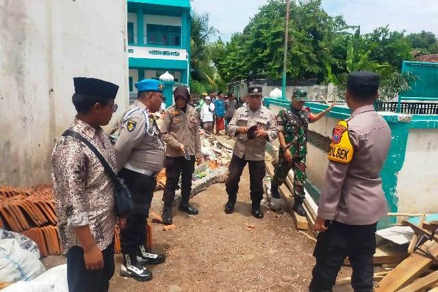 Atap Asrama Ponpes di Situbondo Ambruk, 1 Santriwati Meninggal Dunia