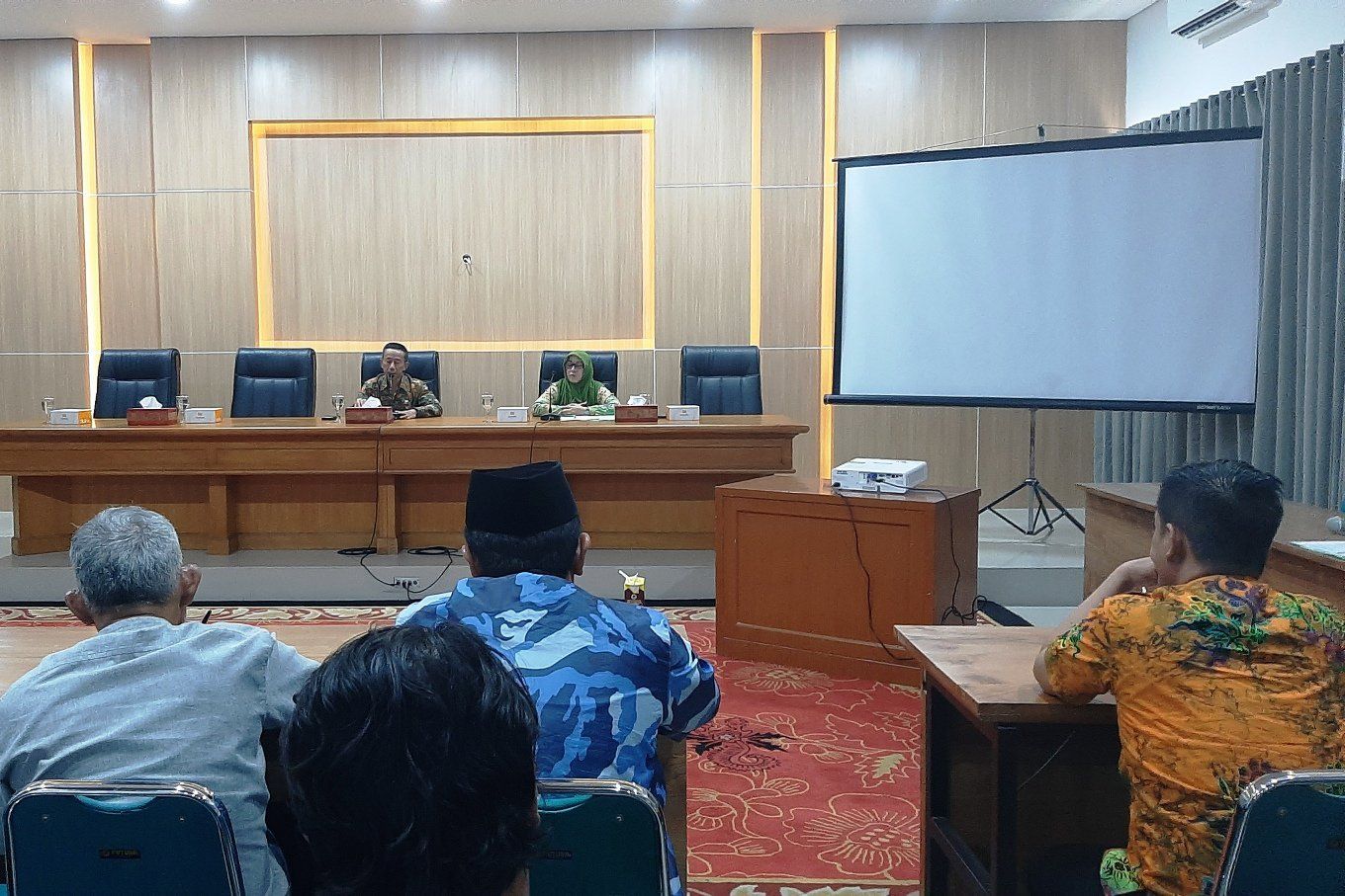 Nelayan Banyuwangi Protes Rencana Pemerintah Babat Mangrove di Pantai Marina Boom