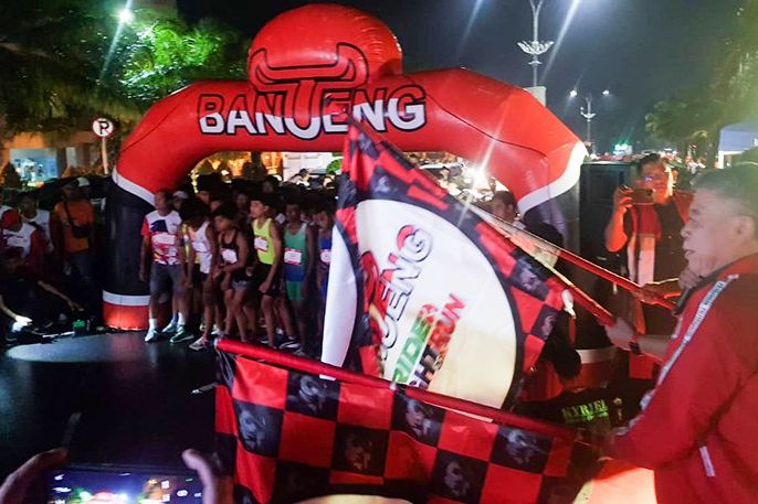 Lepas Peserta Banteng Night Run di Kediri, Hasto Kristiyanto Punya Pesan Khusus ke Anak Muda