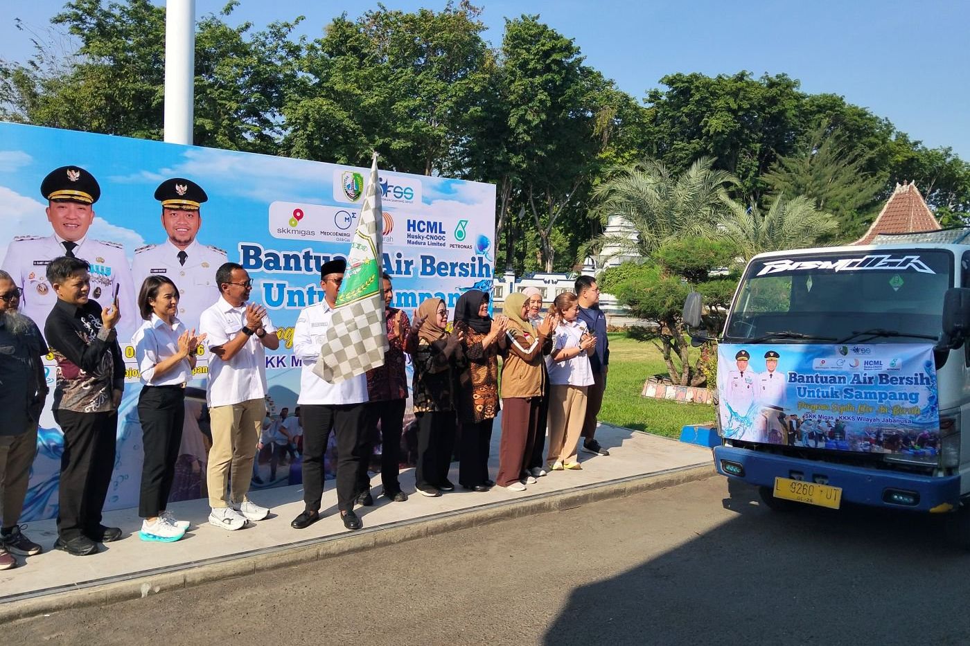 Sejuta Liter Air Bersih FSS dan SKK Migas Sasar Mushola dan Ponpes di Sampang