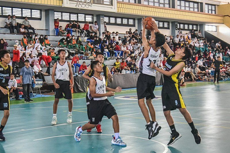 Diikuti 113 Tim, Kejuaraan Bola Basket Antar Pelajar Surabaya Rebutkan Piala Wali Kota