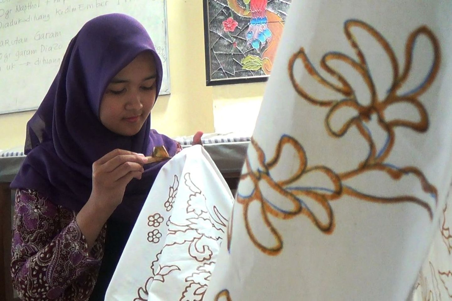 Peringati Hari Batik, SMA di Tulungagung Populerkan Batik Majan