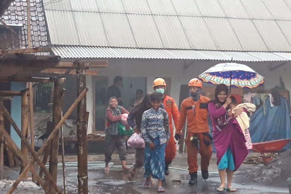 Banjir Lahar Dingin Gunung Semeru, Puluhan Warga Diungsikan