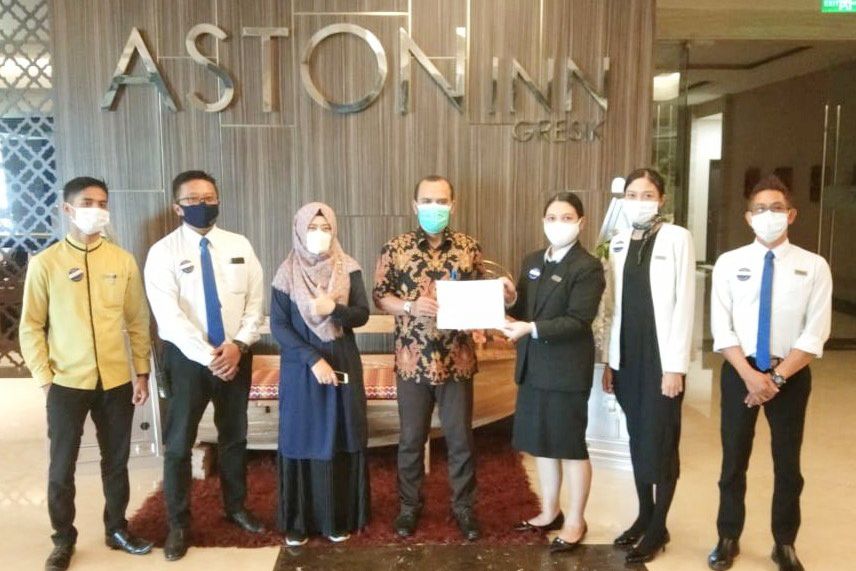 Kemenparekraf RI Berikan Sertifikasi CHSE ke Aston Inn Gresik, Menginap Lebih Aman