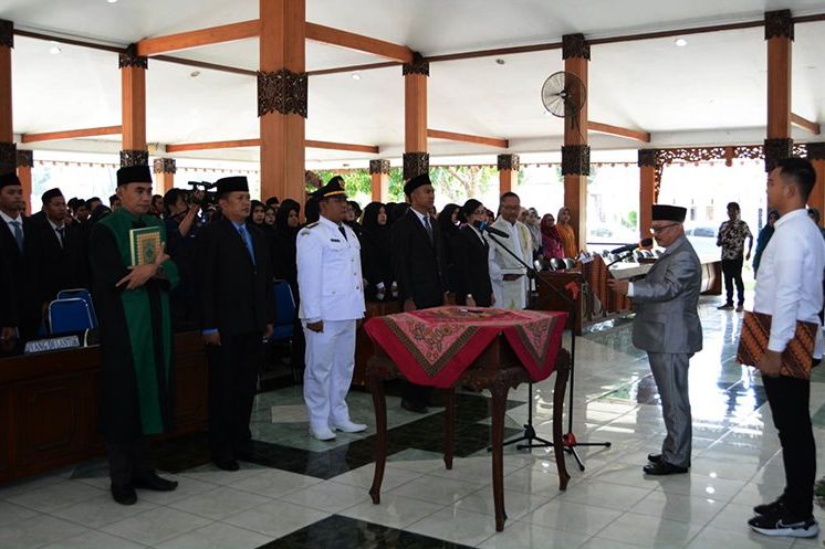 Lantik 130 Pajabat, Bupati Situbondo Minta ASN Lakukan Pelayanan Inovasi Kolaboratif