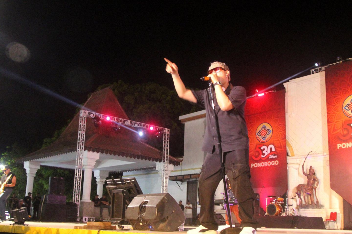 Bagindas Jadi Magnet Ribuan Warga di Konser Hari Jadi Ponorogo