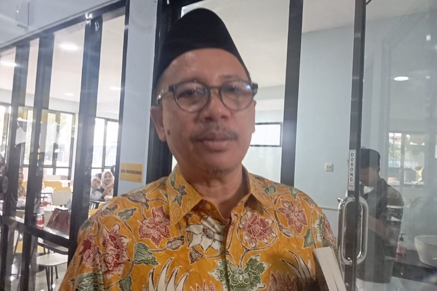 Anggota DPR RI Usulkan Guru Honorer Tetap Mengajar, Diprioritaskan Menjadi ASN