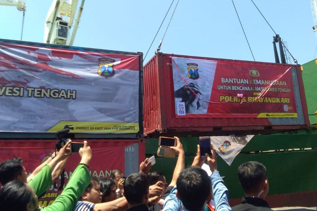 Polda Jatim Kirim 17 Kontainer Sembako ke Palu