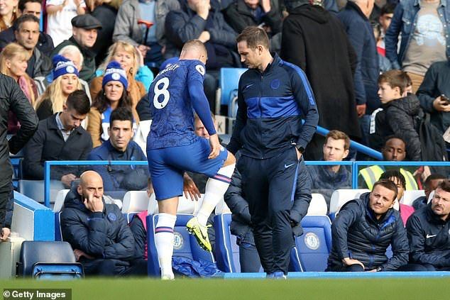 Barkley Terlihat Pesta Hingga Telanjang Dada di Dubai
