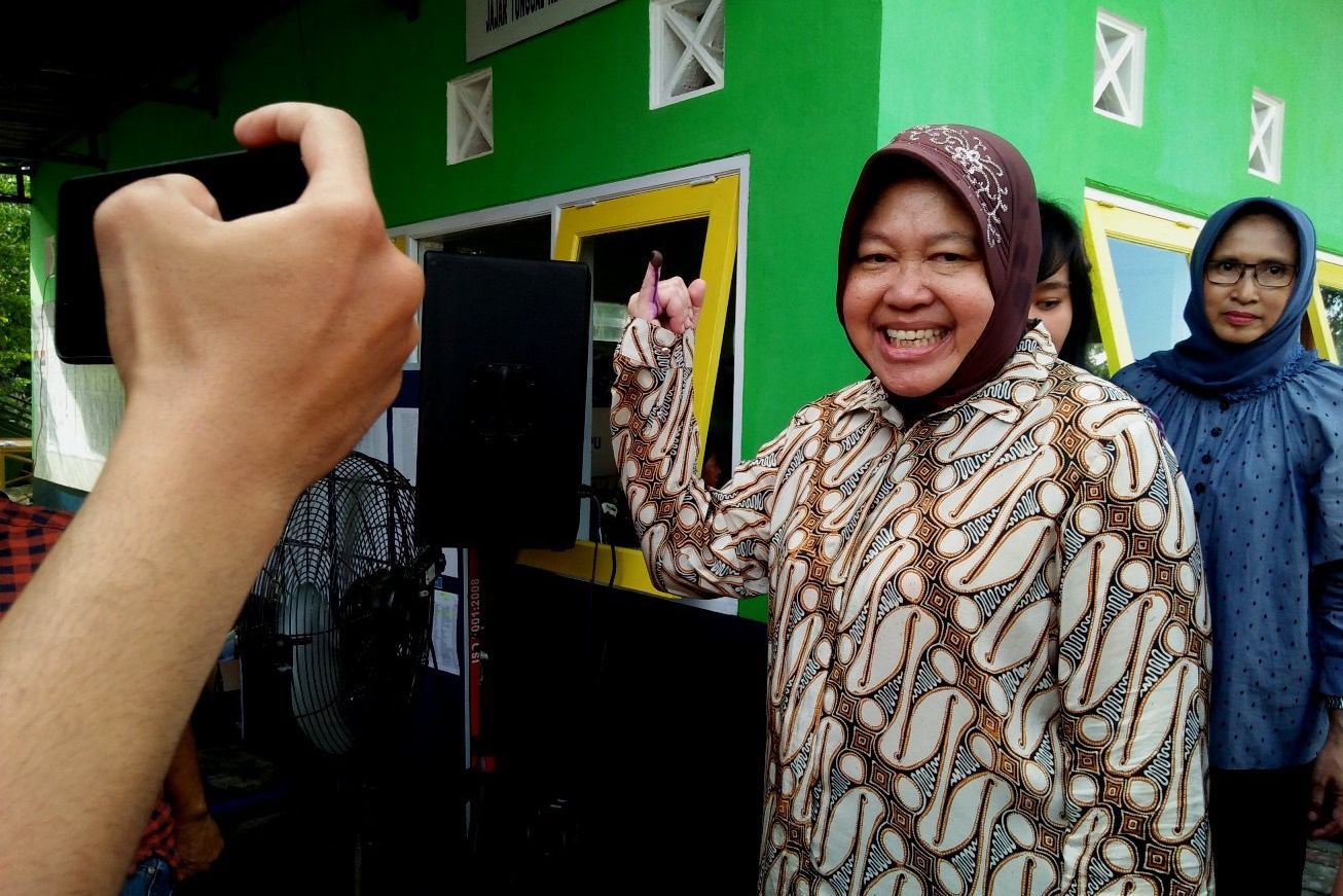 Jokowi Unggul Suara di TPS Risma Mencoblos