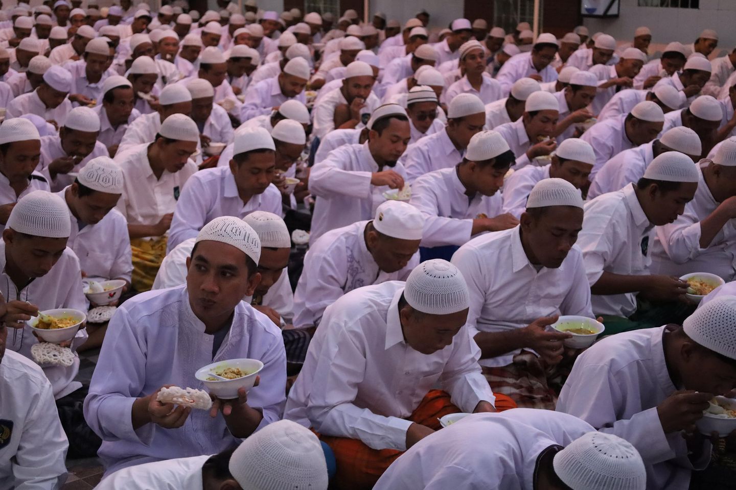 Kebersamaan Ramadan di Lapas Mojokerto: Warga Binaan dan Pejabat Berbaur dalam Buka Bersama