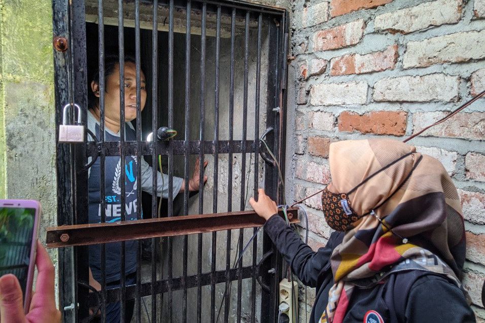 Kerap Ganggu Warga, Pemuda di Ponorogo dipenjara di Rumahnya Sendiri