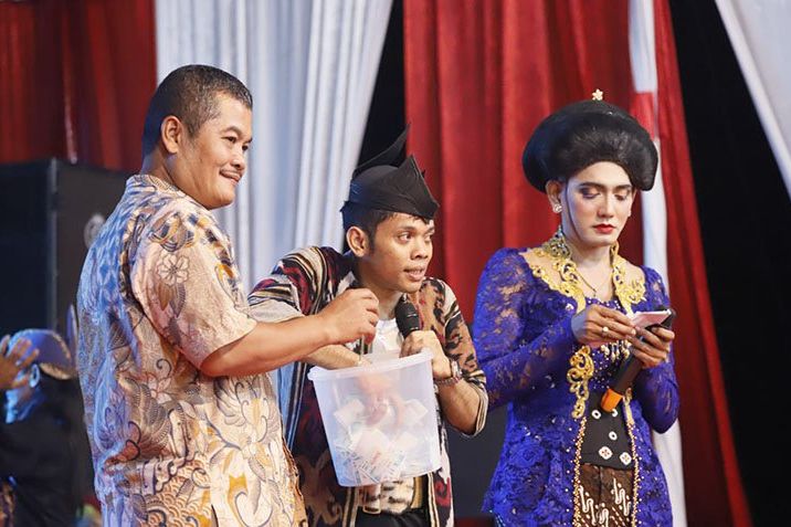 Satpol PP Jombang Gelar Sosialisasi Stop Rokok Ilegal Lewat Campursari