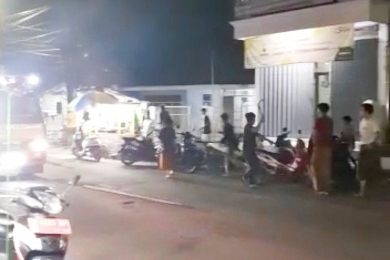 Viral Video Perkelahian di Sampang Madura, Salah Satu Pelaku Tenteng Celurit