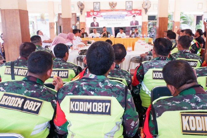 Oknum Wartawan dan LSM Meresahkan Kades, Dandim 0817/Gresik Perintahkan Babinsa "Ngantor" di Kantor Desa