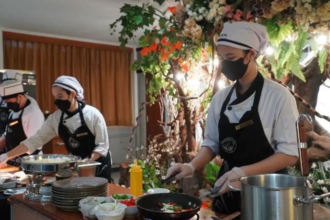 <em>Crescere Group</em>, Mahasiswa Manajemen Hotel UK Petra Digembleng Praktik Bisnis