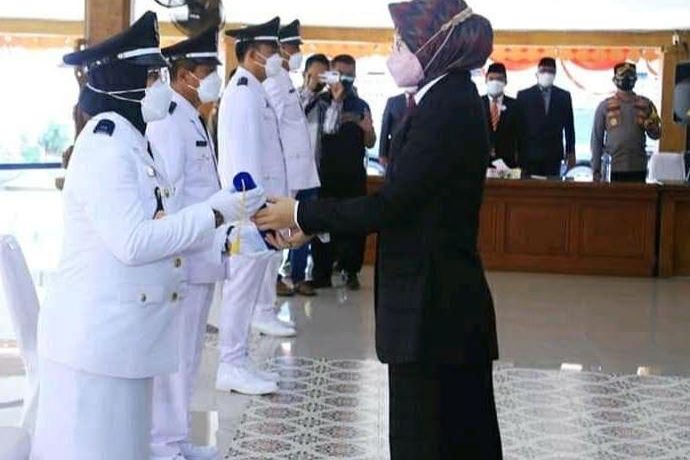Bupati Probolinggo Lantik 61 Kades Terpilih Secara Virtual