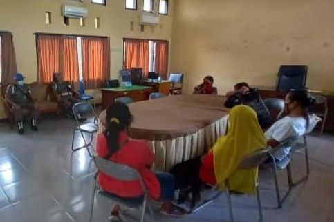 Menjelang Ramadan, Satpol PP Probolinggo Tertibkan Muncikari dan PSK di Warung Kopi