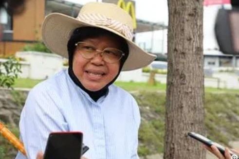 Risma Bisa Mundur dari Wali Kota atau Diberhentikan Mendagri