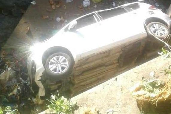 Mobil Ertiga Terjun ke Sungai Tigasan Probolinggo, Tiga Orang Luka Ringan