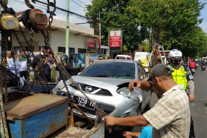 Pengemudi Panik, Tabrakan Beruntun Terjadi di Kota Probolinggo