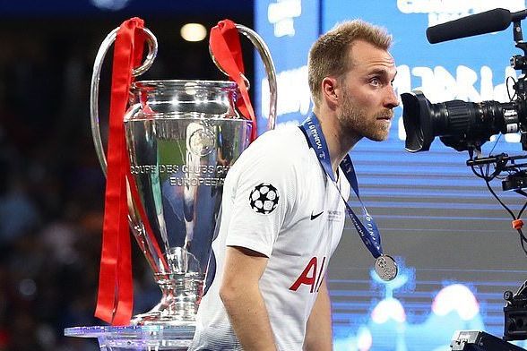 Christian Eriksen Isyaratkan Tinggalkan Spurs