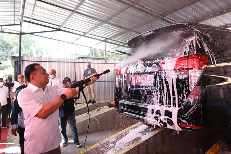 Entas Kemiskinan di Surabaya Lewat Padat Karya