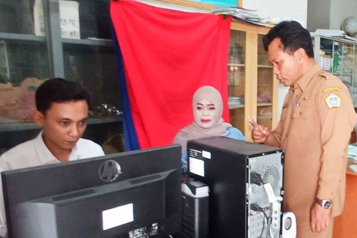 Mudahkan Pelayanan Adminduk, Desa Lowayu Gresik Jadi Jujugan Masyarakat Pantura Urus KTP