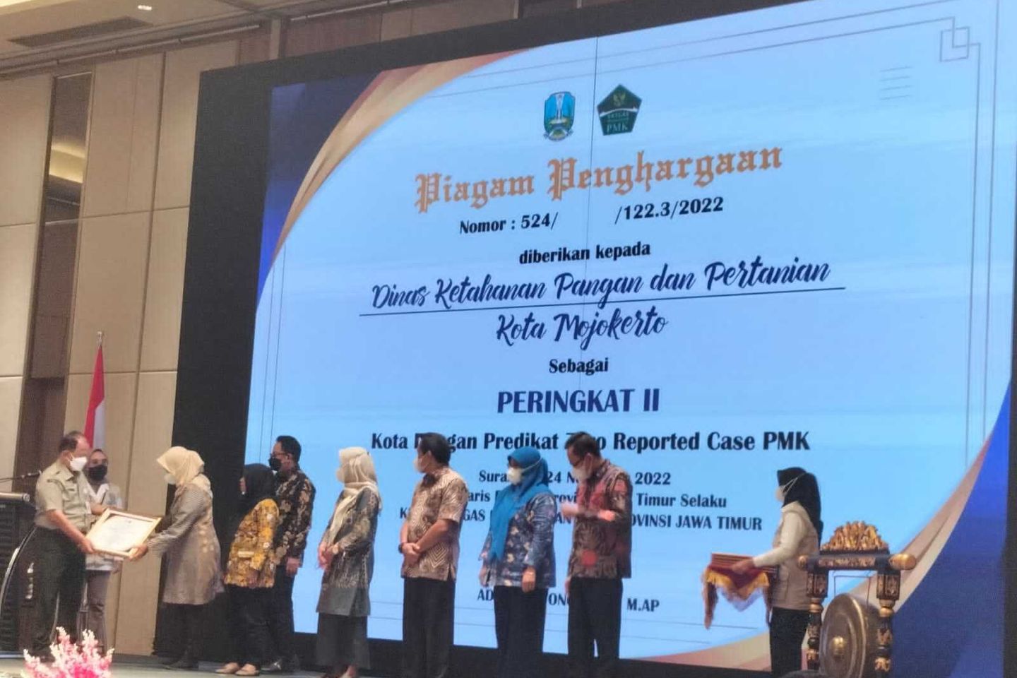 DKPP Kota Mojokerto Raih Penghargaan Zero Reported Case PMK