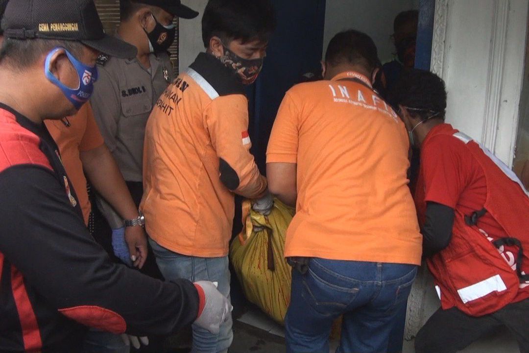 Pelaku Pembunuh Terapis di Mojokerto Terekam CCTV dengan Telanjang Saat Kabur