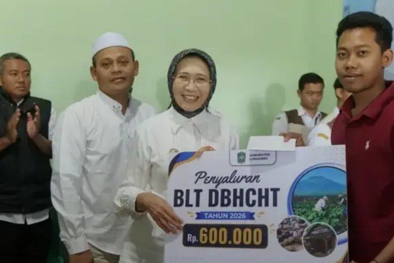 100 Buruh Pabrik Rokok di Lumajang Terima BLT DBHCHT Rp600 Ribu