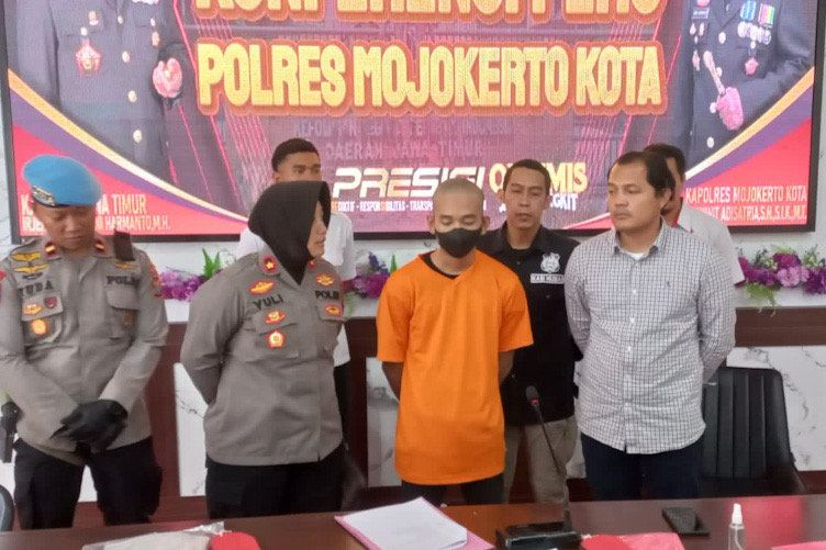 Pria Asal Nganjuk Jual Wanita Hamil 8 Bulan untuk Main Threesome