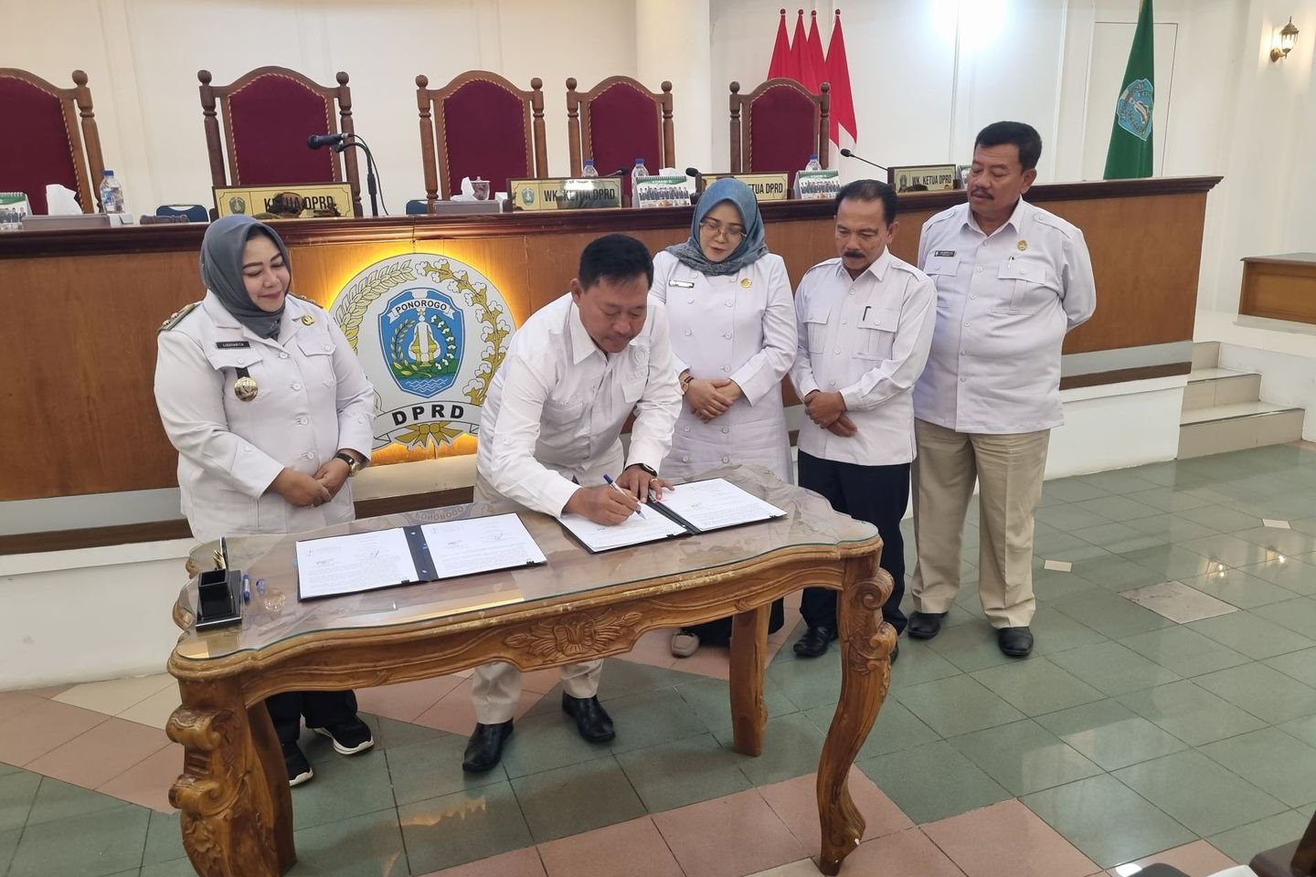 Penetapan P-APBD 2026, DPRD Ponorogo Soroti Penanganan Sampah hingga Jaminan Kesehatan UHC