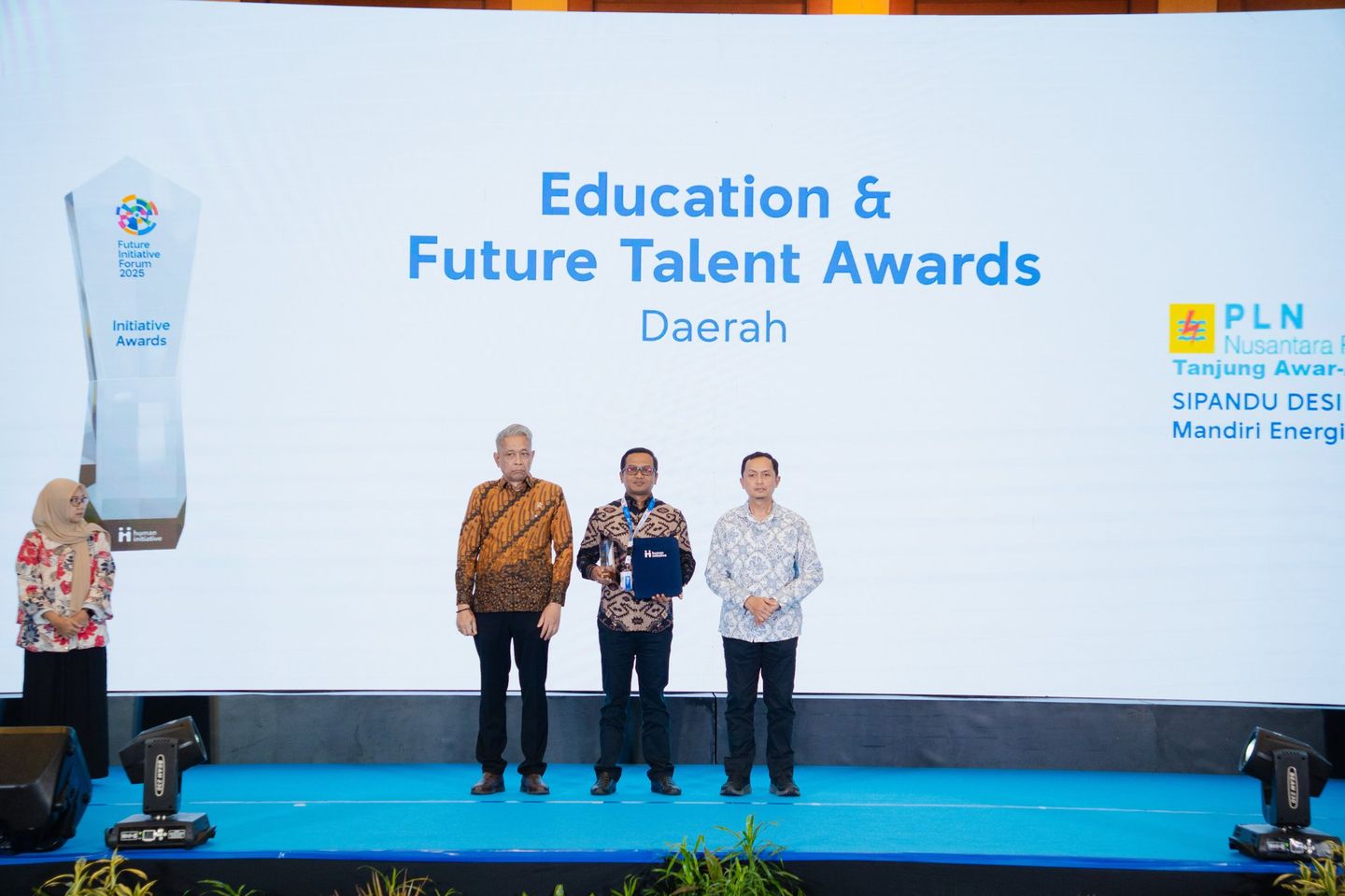 Program SIPANDU DESI antar PLN NP UPTA Tuban Sabet Initiative Award 2025