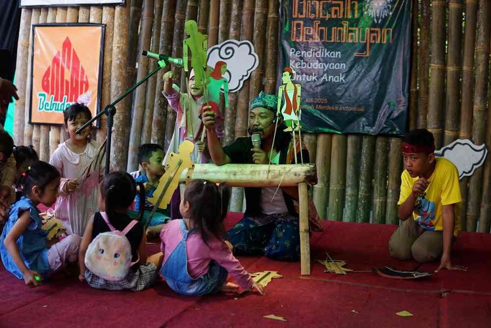 Ajak Anak Lestarikan Wayang dan Dolanan Tradisional, Begini Cara Rudeka Jombang