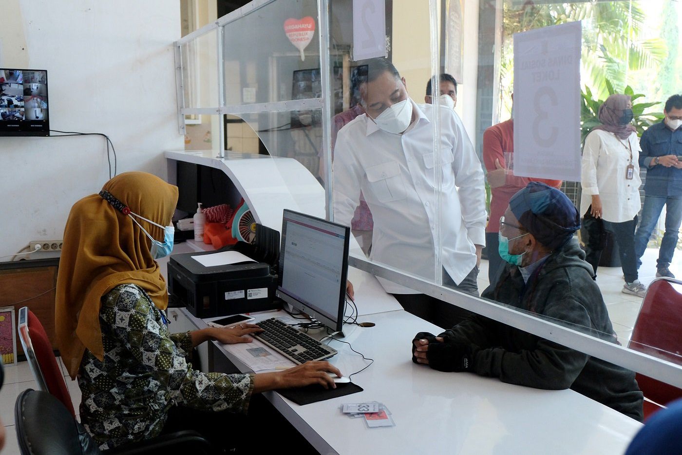 Warga Ingin Daftar MBR, Eri Minta Tetap Berwirausaha