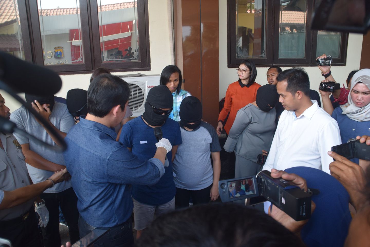 Demi Kepuasan, Pasutri Ini Lakukan Seks Nyeleneh Dengan Tukar Pasangan