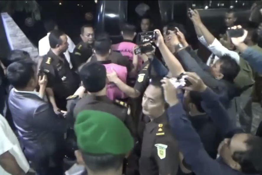 Wakil Ketua DPRD Jember Ditahan Kejaksaan bersama Mantan Istri