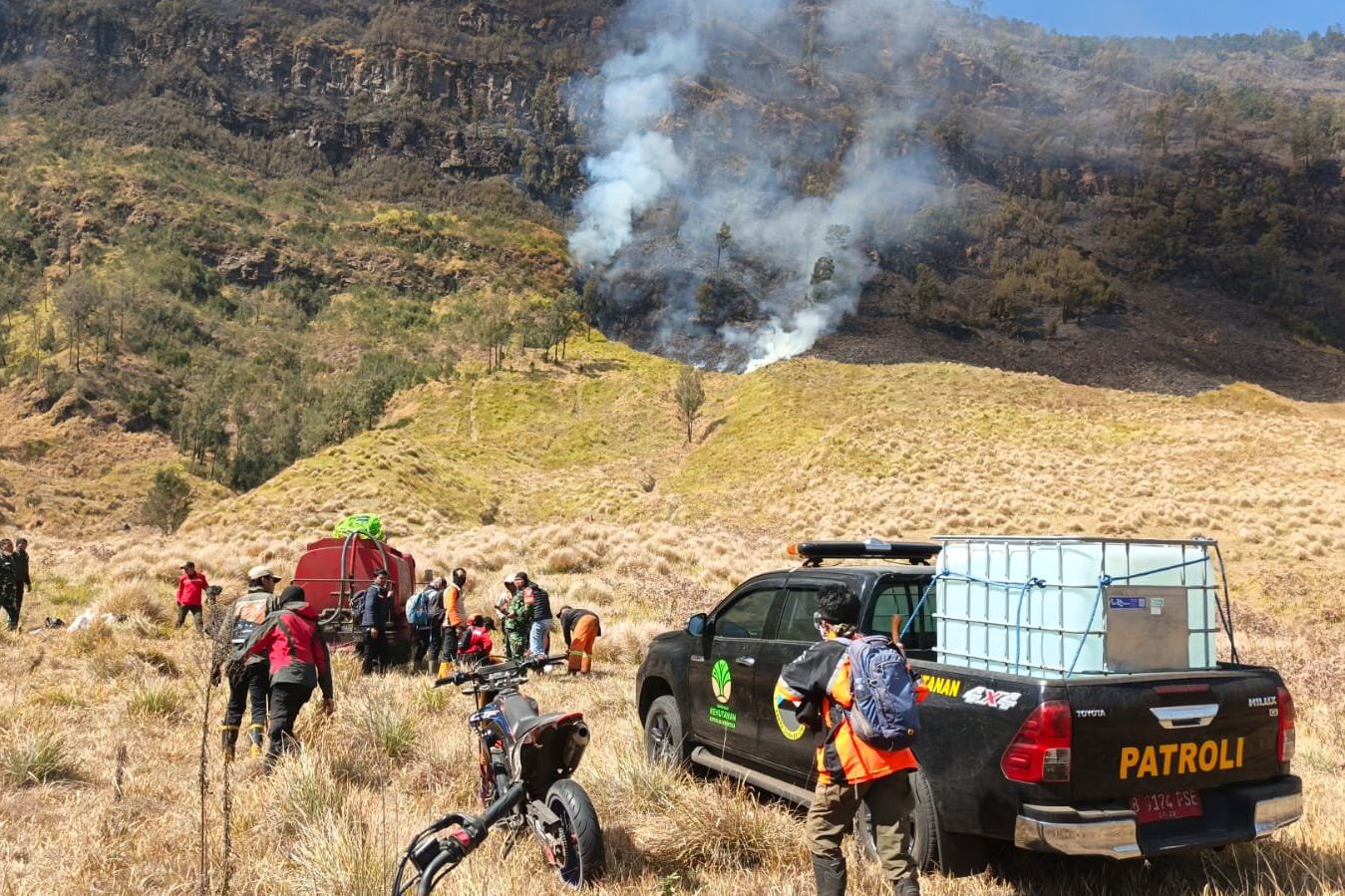 Kebakaran TNBTS Meluas hingga Dekati Puncak 29