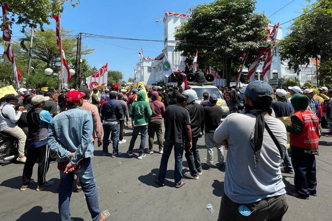 Protes Parkir Digital, Jukir Surabaya Minta Bagi Hasil 70 Persen