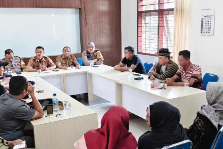 Warga Patemon Tolak Pergantian Pj Kades, Muspika–Dispemasdes Rapat tapi Buntu